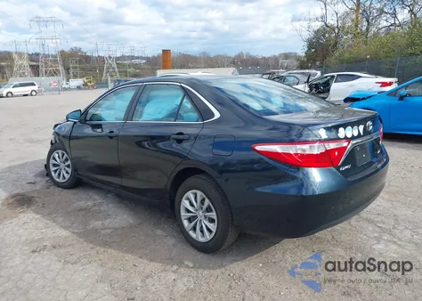 2016 Toyota Camry Le z USA, uszkodzony, nr VIN 4T4BF1FK7GR566862